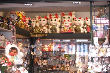 Maneki neko is a popular souvenir in Japan
