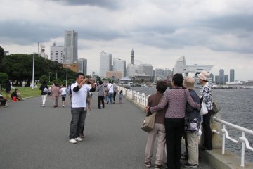 The Yokohama embankment is popular for spending time off