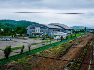 The Kutchan Gym from the Kutchan Station railway overpass