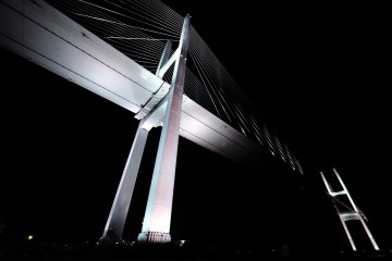 Новая достопримечательность Нагасаки - Крыло Венеры (мост Мэгами)