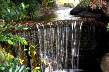 Soothing waterfall in front of Shohakutei Tea House