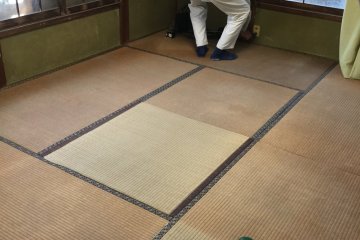 Old tatami dating back to Heisei 6 (1994)