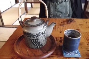 The traditional teapot and teacup