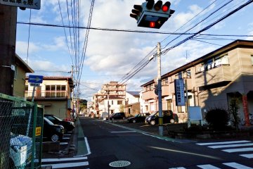 The traffic signal near Nagamachi Elementary School