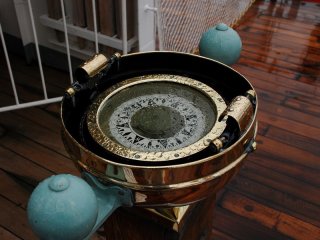Nippon Maru, Ship's deck compass in the rain