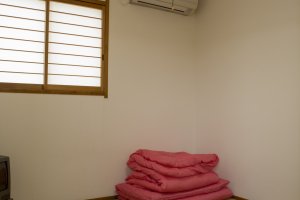 Ruang Tatami pribadi menyediakan tempat yang nyaman untuk tinggal hanya dengan sedikit harga tambahan
&nbsp;