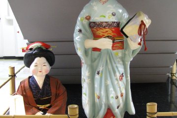 Фигуры майко и гейко в Киото