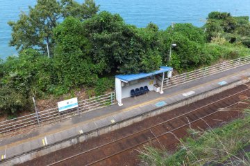 Kushi Station is located right by the coast, offering some stunning views
