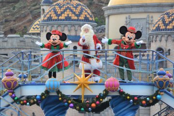 Joyful Christmas at Tokyo Disney Resort