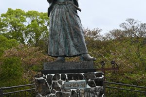 Statue of Ryoma in Kazagashira park