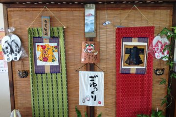<p>Simple but beautiful Okinawan decor</p>