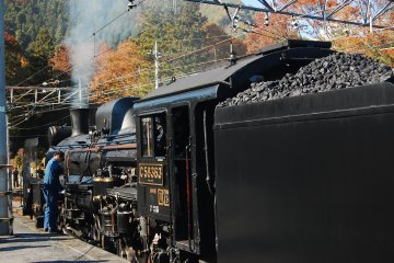 The locomotive have its park and get prepared for the next departure