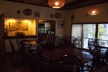 <p>Breakfast is served at the cosy dining area at the first level.&nbsp;</p>