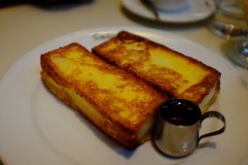 <p>Excellent French toast</p>