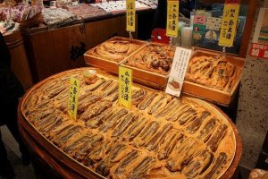 京都で奈良漬けというのも妙な取り合わせなのだが、粕漬けが多種多様に売られている。高価だが美味い