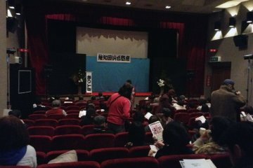 <p>The 150&nbsp;seat theater is actually a movie theater. Once a month it is converted into a stage where professional performers gather to entertain their&nbsp;fans and all those interested in traditional entertainment for a modern audience.</p>