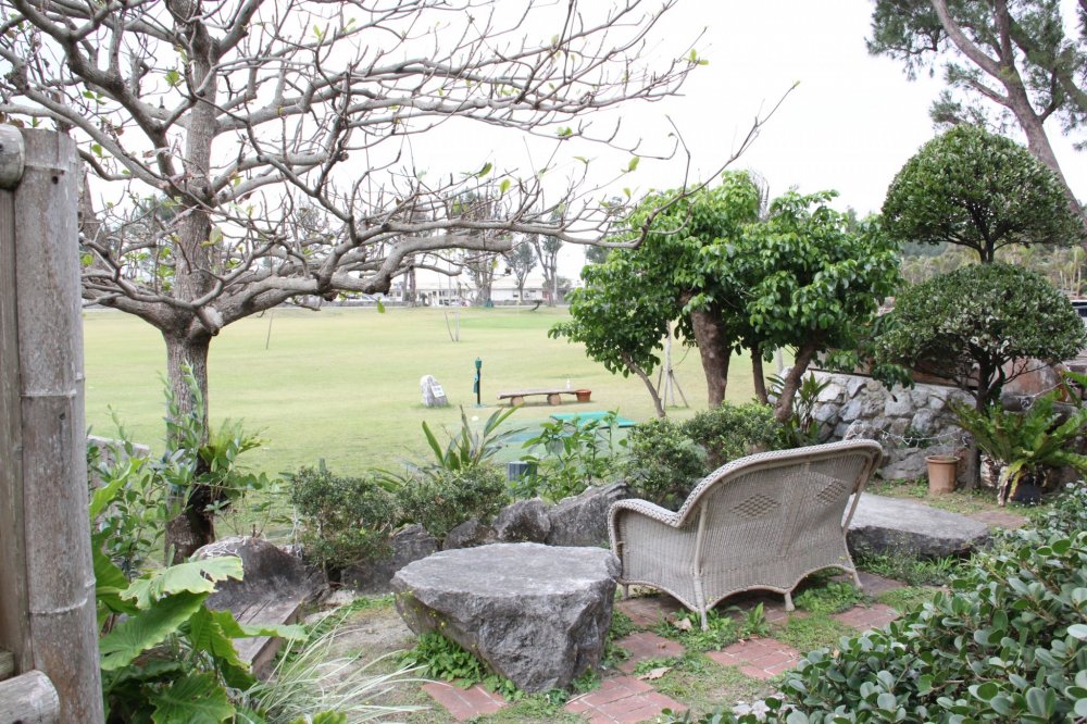 My favorite spot in the garden overlooked the first tee of the nine hole&nbsp;Habu Links golf course