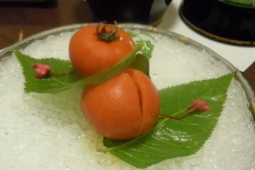 <p>Tomatoes on ice</p>