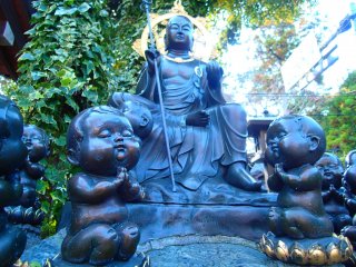 Jizu Bosatsu statue