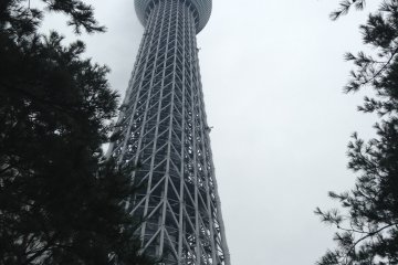 <p>โครงสร้างของ Tokyo Skytree เป็นโครงสร้างที่สามารถควบคุมแรงสั่นสะเทือนได้ เหมือนกับโครงสร้างรูปทรงเจดีย์โบราณของญี่ปุ่น</p>