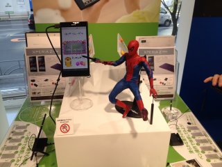 Phần điện thoại thông minh và phablet có Spiderman để tiếp thị chức năng bút phong cách của máy tính bảng. Bạn có thể thử và kiểm tra tất cả các tiện ích và kiểm tra danh sách đầy đủ các tiện ích khác nhau.