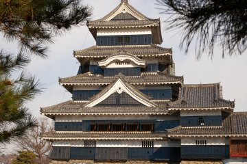 <p>You can climb to the very top of the castle, for only 600 yen for adults or 300 yen for children.&nbsp;</p>