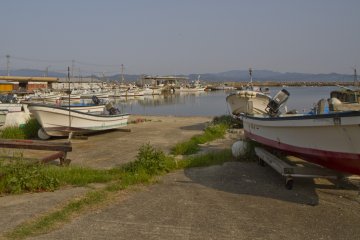 There are always interesting things to explore in Japanese fishing marinas