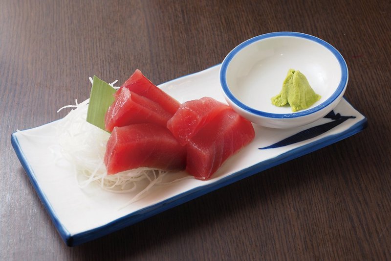 Sliced Tuna costs only ¥200