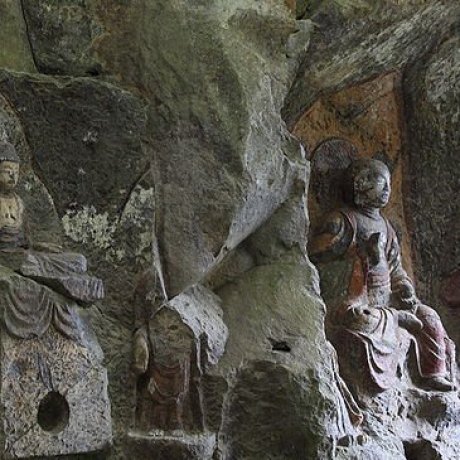 Budas de piedra de Usuki